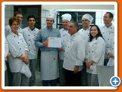 O rei do mocotó recebeu alunos da EGAS (Escola Gastronômica Aires Scavone), para uma demonstração e explicação do preparo do mocotó