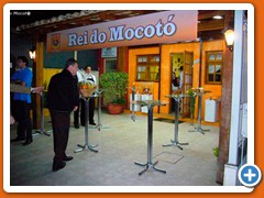 Rei do Mocotó recebeu amigos e clientes em uma festa de encerramento da temporada e aniversário de Sérgio Bassotti.